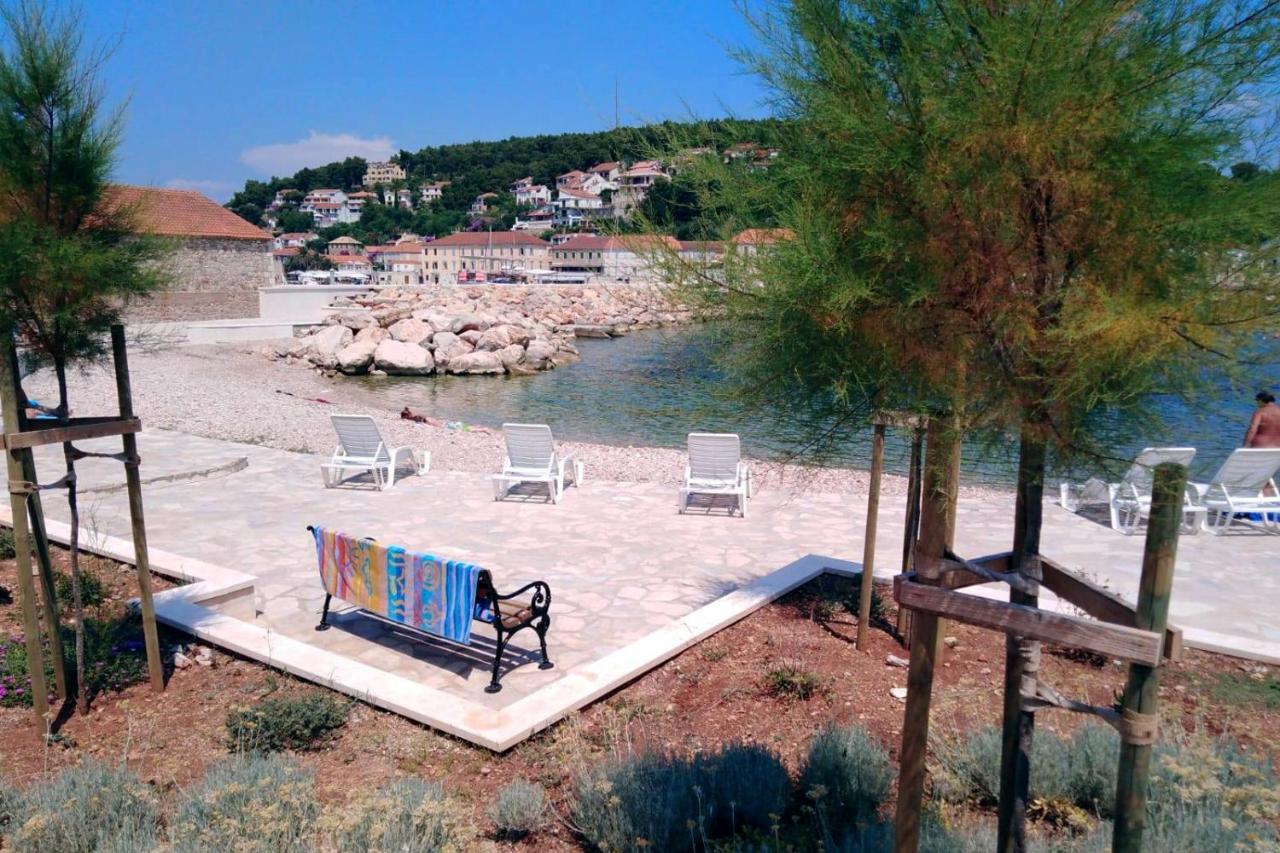 Apartments With A Parking Space Jelsa, Hvar - 8746 Jelsa  Esterno foto